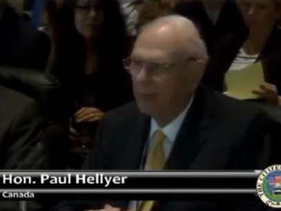 O canadense Paul Hellyer se define como o primeiro político influente dos países desenvolvidos a atestar a existência de óvnis Foto: YouTube / Reprodução