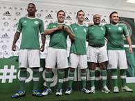 Palmeiras apresentou sua nova camisa que relembra a história do clube Foto: Alê Cabral / 