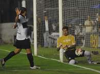Apelidado de Superman, goleiro uruguaio Martín Silva foi destaque do Olimpia contra o FluminenseFoto: Daniel Ramalho / Terra