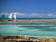 Porto de Galinhas é opção de passeio para quem vai à cidade-sede da Copa das Confederações Foto: 