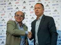 Mano Menezes assume o Flamengo com "patamar de exigência alto". Foto: Mauro Pimentel