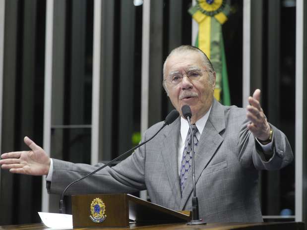 Senador José Sarney foi internado no Maranhão e seguiu para São Paulo para fazer exames Foto: Agência Senado