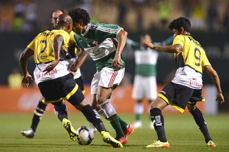 Com gol 'hermano', Palmeiras bate Criciúma no Pacaembu e sobe no Brasileirão