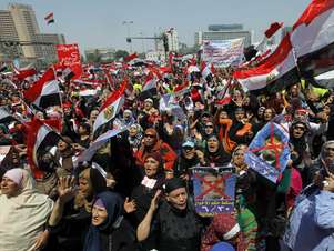 Praça Tahrir começa a lotar para protesto contra o presidente Mohammed Mursi Foto: AP Praça Tahrir começa a lotar para protesto contra o presidente Mohammed Mursi Foto: AP