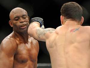 Se quisesse, Anderson Silva só poderia voltar a lutar no final de agosto Foto: AP Se quisesse, Anderson Silva só poderia voltar a lutar no final de agosto Foto: AP
