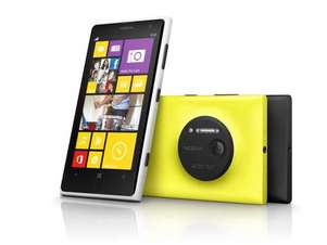 Lumia 1020 tem tela de 4,5 polegadas é chega ao mercado nas cores amarelo, preto e branco Foto: Divulgação