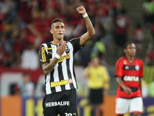 Rafael Marques abriu o placar para o Botafogo Foto: Paulo Sérgio / Agência Lance