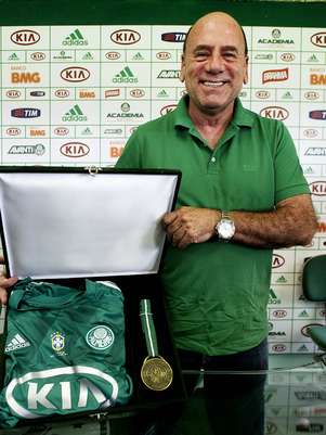 Dirigente se espelha em sucessos de Barcelona e Manchester United para reerguer Palmeiras Foto: Bruno Santos / Terra