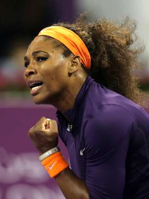 Serena Williams comemora vitória em Doha Foto: AP