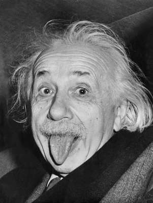 Com a descoberta da lei do efeito fotoelétrico Einstein recebeu seu Prêmio Nobel, considerado tardio, em 1921 Foto: AFP