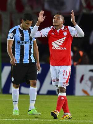 Medina foi às lágrimas ao marcar gol da classificação do Santa Fe Foto: AFP