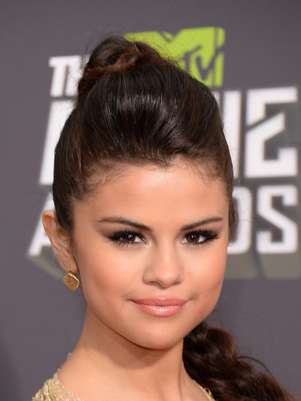 Selena Gomez contou que queria se isolar do mundo quando terminou o namoro com Justin Bieber Foto: Getty Images