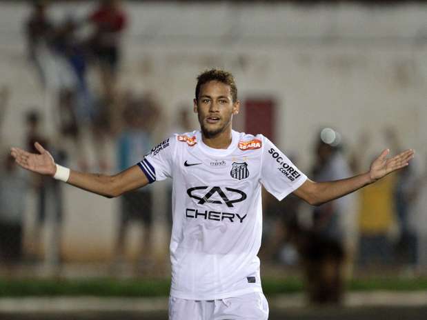 Barcelona teria contratado seguradora para proteger investimento já feito em Neymar Foto: Célio Messias / Agência Lance