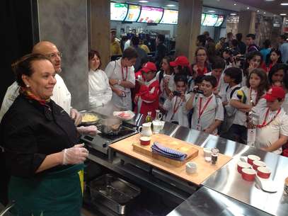 A chef Maria Luiza Ctenas é a criadora do conceito McGourmet, que utiliza ingredientes do cardápio na criação de pratos diferenciados Foto: Divulgação