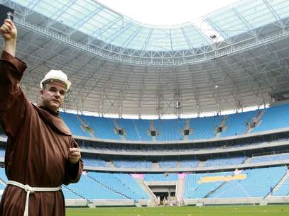 Arena do Grêmio recebeu água benta e Terra Santa nesta sexta-feira Foto: Wesley Santos/Press Digital / Divulgação
