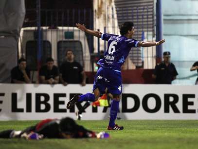 Peñalba (foto) e Leguizamón marcara os gols do time argentino, que venceu de virada em casa Foto: Reuters