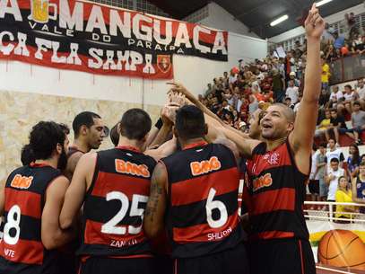 Flamengo superou apagão e derrota no intervalo para se manter invicto Foto: João Pires/ LNB / Divulgação