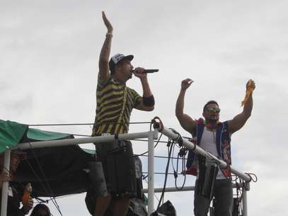 O cantor Latino se apresenta na região central de Florianópolis Foto: Fabrício Escandiuzzi / Terra