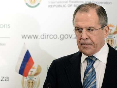 O ministro das Relações Exteriores russo, Sergei Lavrov, concede entrevista em Pretória, na África do Sul; ele disse esperar que o Conselho de Segurança da ONU dê uma "resposta adequada" ao teste nuclear Foto: AFP