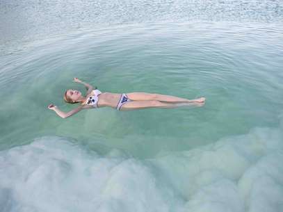As águas do Mar Morto são conhecidas por seus benefícios à pele e à saúde Foto: Go Israel