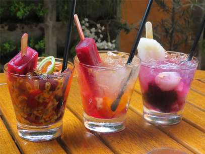 Refrescantes, capilés levam frutas, destilado e um picolé na receita Foto: Divulgação 