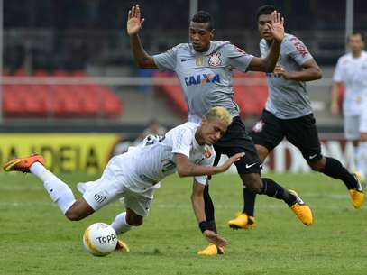 Neste domingo, Neymar esteve abaixo do esperado e não repetiu o brilhantismo de outros duelos diante do Corinthians Foto: Marcelo Pereira / Terra Neste domingo, Neymar esteve abaixo do esperado e não repetiu o brilhantismo de outros duelos diante do Corinthians Foto: Marcelo Pereira / Terra