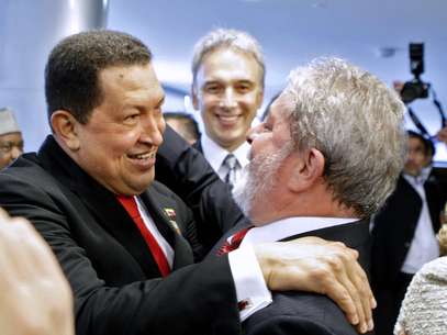 O ex-presidente Lula defendeu as ações de Chávez para a integração regional Foto: AFP