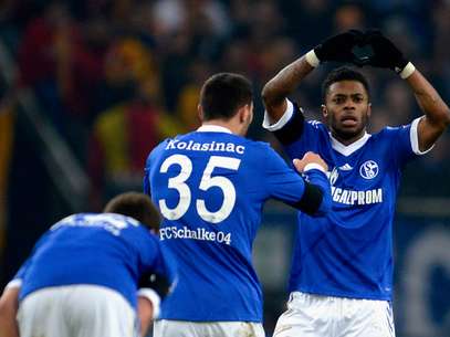 Brasileiro Michel Bastos fez o segundo gol do Schalke 04, que empatou a partida Foto: Getty Images