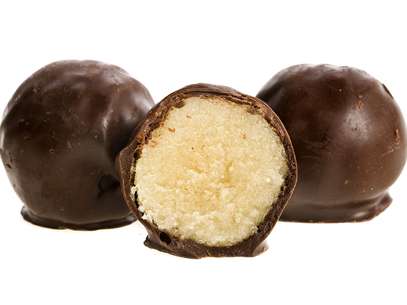Marzipã é uma pasta de amêndoas que pode ser moldada e usada em bombons Foto: Shutterstock