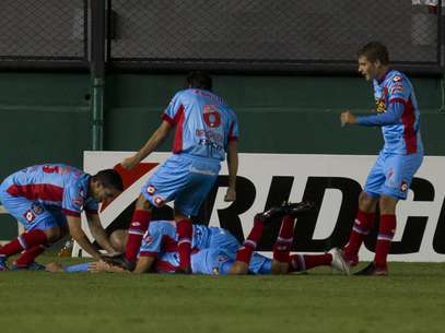 Arsenal de Sarandí venceu a primeira partida na Libertadores Foto: EFE