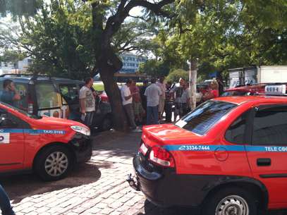 Taxista protestaram pelas mortes de membros da categoria em Porto Alegre Foto: Daniel Fávero / Terra