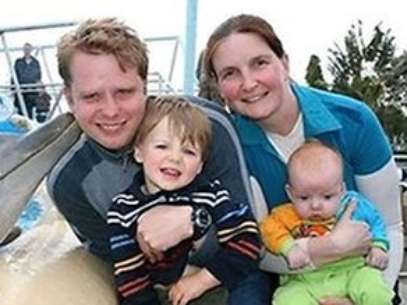 O casal Curtis McConnell e Allyson Meagher com seus filhos Connor e Jayden Foto: Arquivo Pessoal/Facebook / Reprodução
