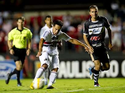 Suspenso contra o Atlético-MG, Jadson foi um dos poucos titulares do São Paulo em campo no Morumbi Foto: Bruno Santos / Terra