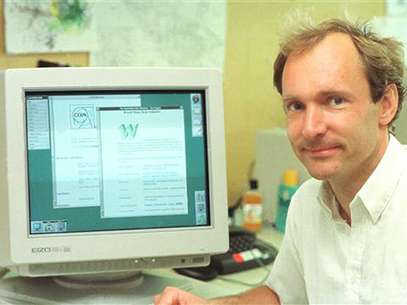Tim Berners-Lee, criador da World Wide Web, em foto de 1994 Foto: Cern / Divulgação