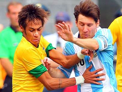 Neymar voltou a superar o argentino Messi no ranking dos atletas de maior valor comercial Foto: Getty Images