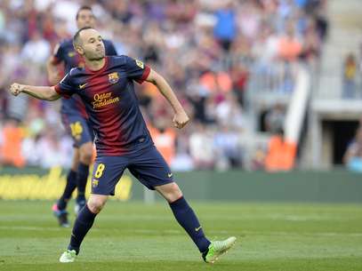 Um dos líderes do Barcelona, Iniesta disse que "não vê problemas" para a integração de Neymar ao grupo Foto: AFP Um dos líderes do Barcelona, Iniesta disse que "não vê problemas" para a integração de Neymar ao grupo Foto: AFP