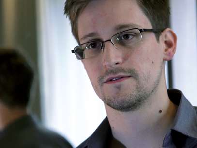 Edward Snowden é acusado de espionagem, roubo e uso indevido de propriedade do governo dos EUA Foto: AP