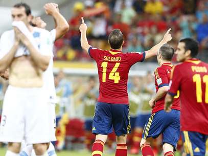 Centroavante Soldado saiu jogando na Espanha e marcou o segundo gol Foto: Marcelo Pereira / Terra