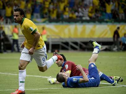 Fred acabou com jejum no torneio e marcou duas vezes diante da Itália Foto: Ricardo Matsukawa / Terra