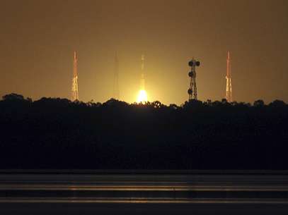O foguete decolou nesta segunda-feira à noite às 23h41 locais (15h11 de Brasília) em Sriharikota, uma base situada em uma região litorânea Foto: Reuters