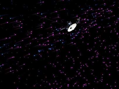 Voyager 1 cruza autoestradas magnéticas nesta ilustração: cientistas acreditam que sonda está na última região da heliosfera Foto: Nasa / AP