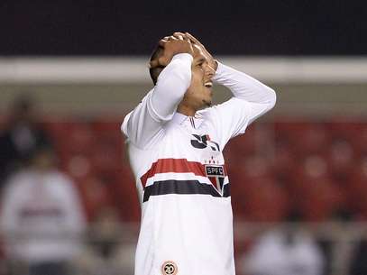 Momento do São Paulo é crítico: time tricolor encara a sequência de seis derrotas seguidas e já está na zona intermediária na classificação Foto: Ricardo Matsukawa / Terra