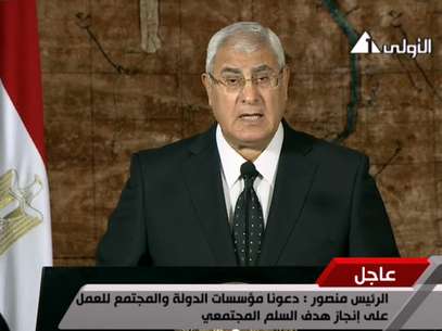 Mansour, presidente interino do Egito, em discurso à nação (imagem de arquivo) Foto: AP