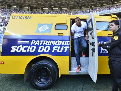 Júlio Baptista tem sido tratado como reforço de peso pelo clube de Belo Horizonte Foto: Juliana Flister / Vipcomm