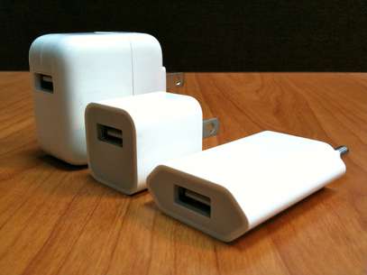 Carregador é adaptador USB e custa US$ 19 na loja online da Apple Foto: Flickr.com/shanghaidaddy / Reprodução