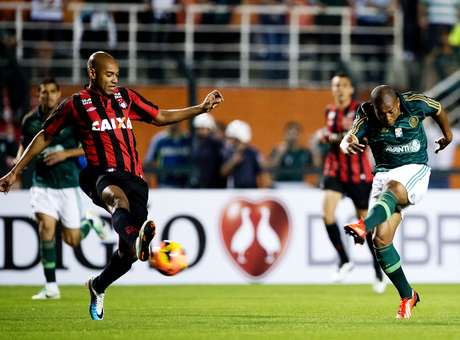 Luis Felipe treina separado e reclama que Verdão não aceita ofertas