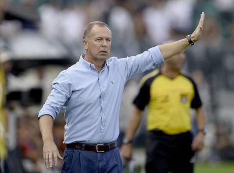 Mano trata chegada de novo centroavante como prioridade.