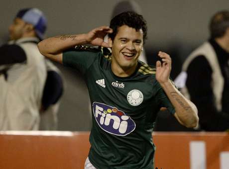 Substitutos de Valdivia e Kardec salvam Palmeiras de vexame