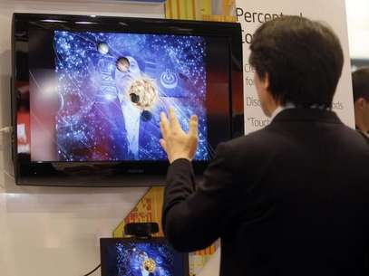 Televisores apareceram no Mobile World Congress (MWC) 2013, em Barcelona Foto: Reuters en español