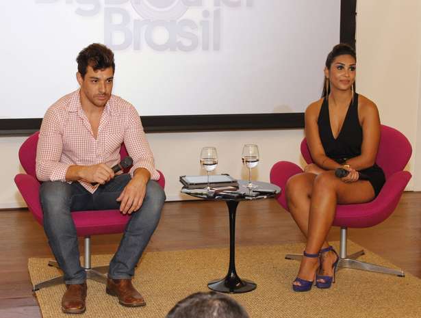 Cézar e Amanda durante a coletiva de imprensa após a final